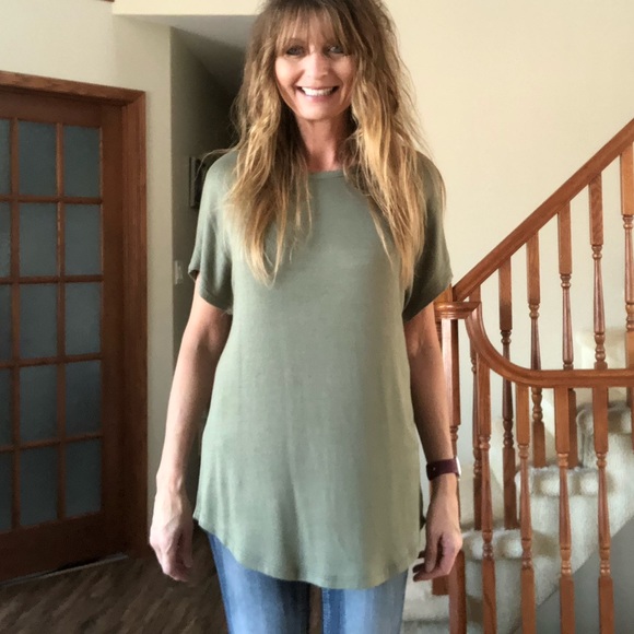 SWS Essentials khaki green top - Picture 7 of 8